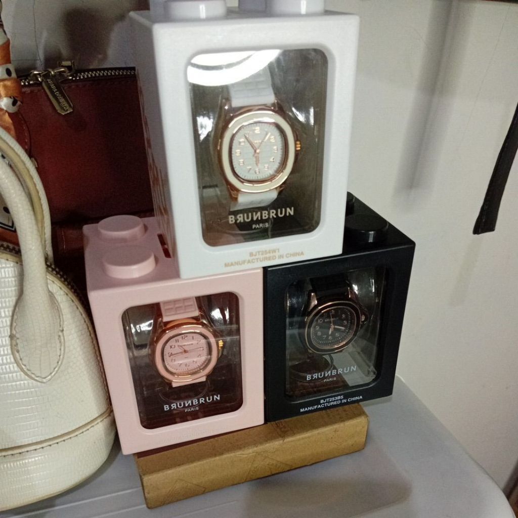 Jam Burn-Burn Paris dan Dress anak 2-3thn