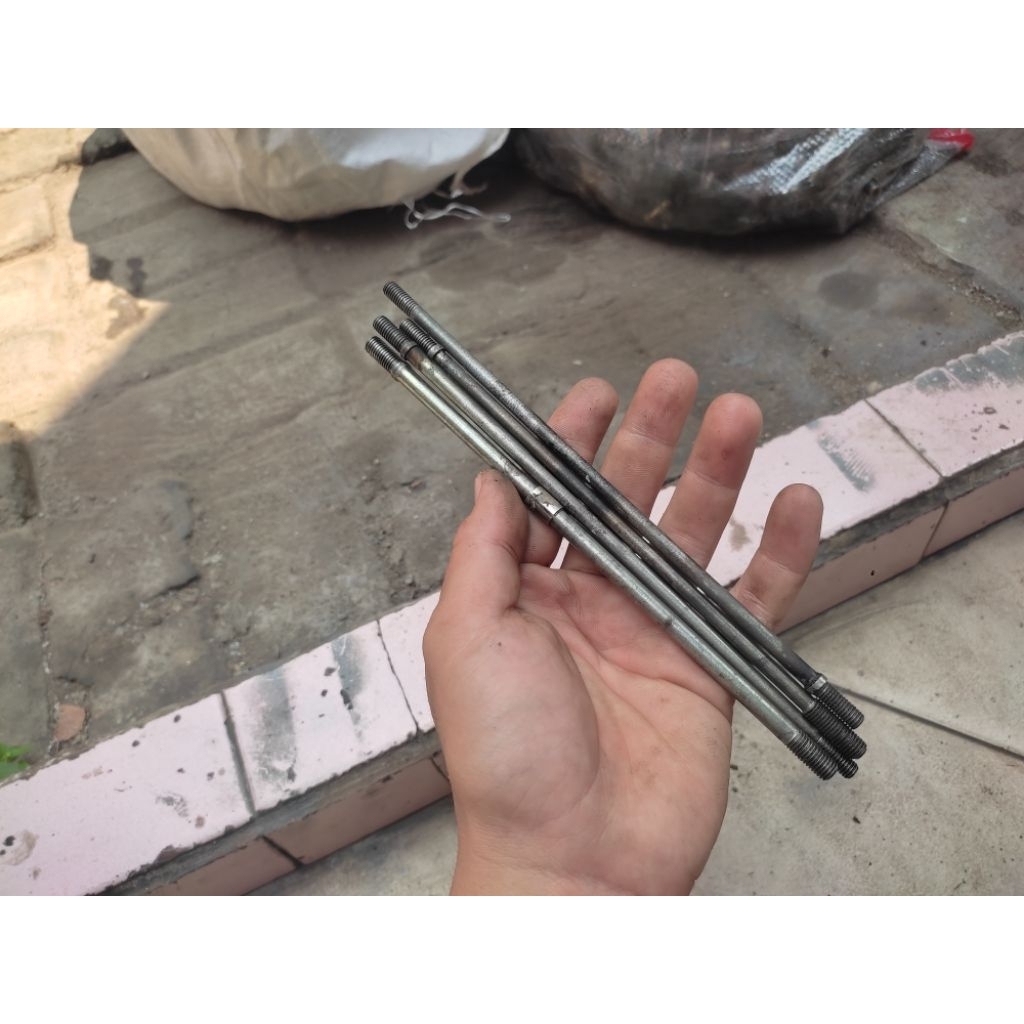 Baut Ancer atau Baut tusuk sate Garuda