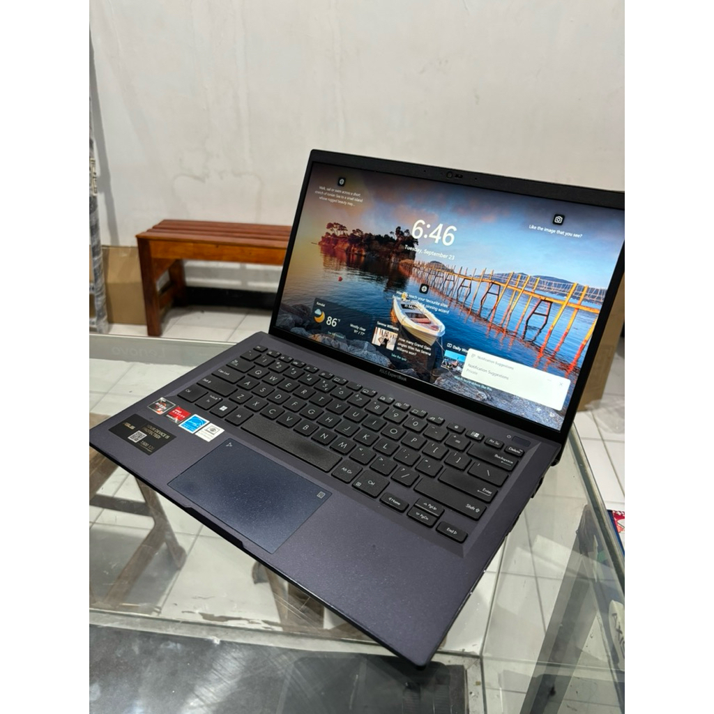 Laptop Asus Expertbook L1400