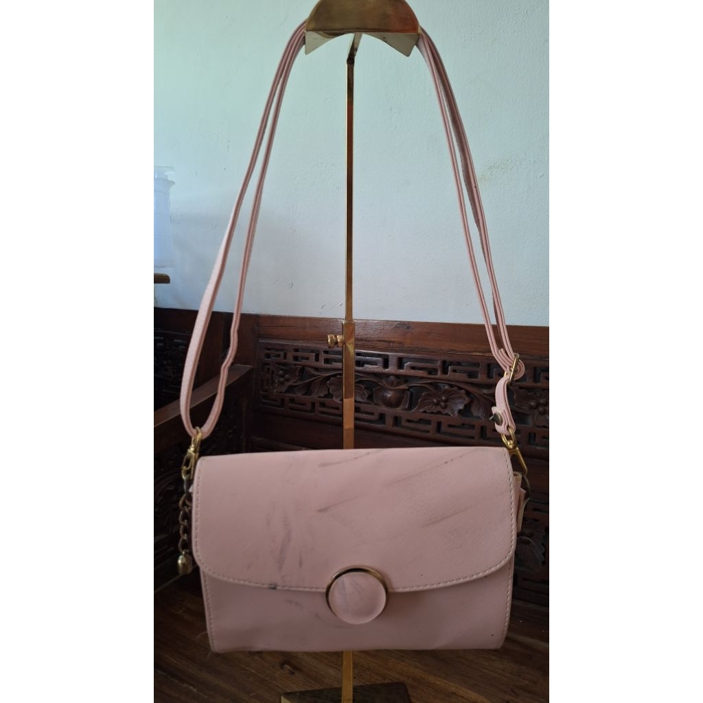 Preloved Tas Sling Pink transfer warna