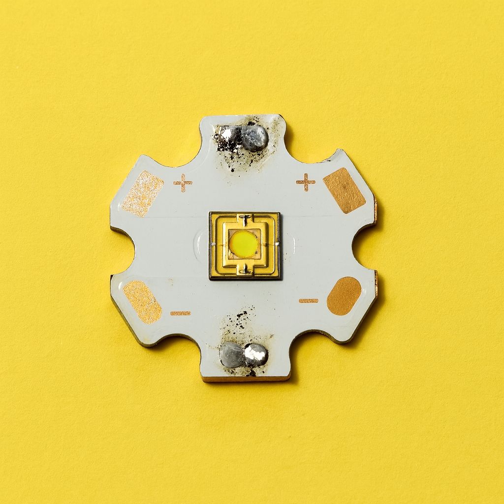 LED Yinding 5050 kaca 6000-6500k ± 30 watt 3V PCB 20MM copotan leyoya z1 99% baru