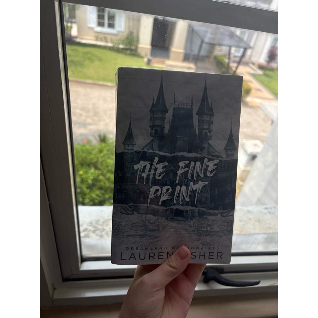 The Fine Print (preloved) great condition