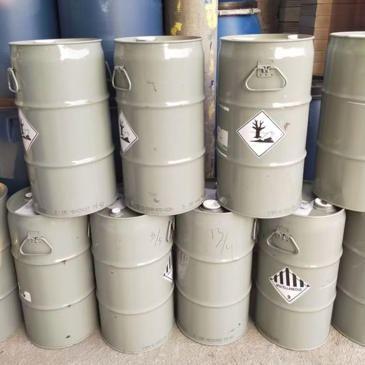 drum besi 30liter bekas parfum.sangat bersih tebal tahan karat