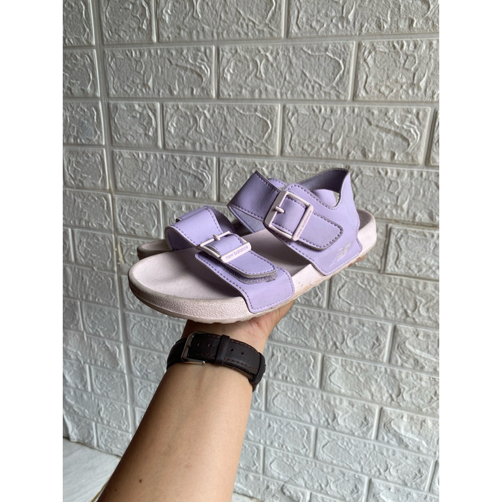 sendal nb anak