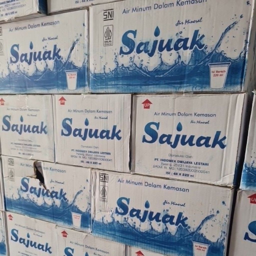 Air Mineral Sajuak kemasan Gelas 220 ml per kotak