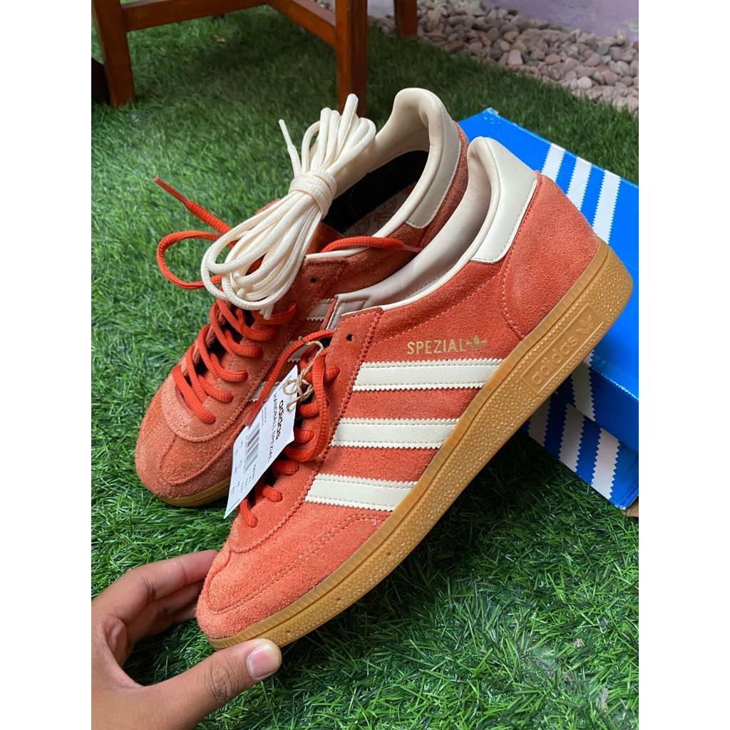 SEPATU ADIDAS ORIGINAL 100%