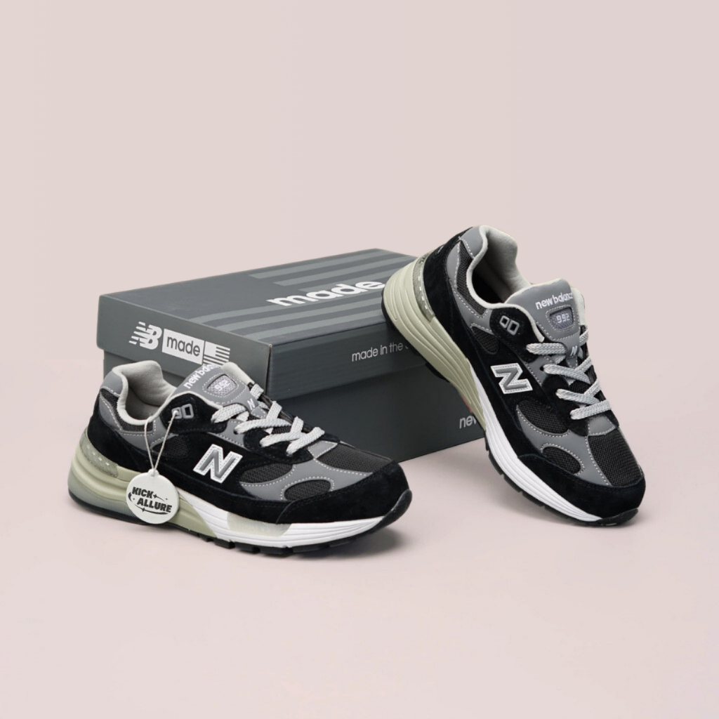 New Balance 992 Black Grey