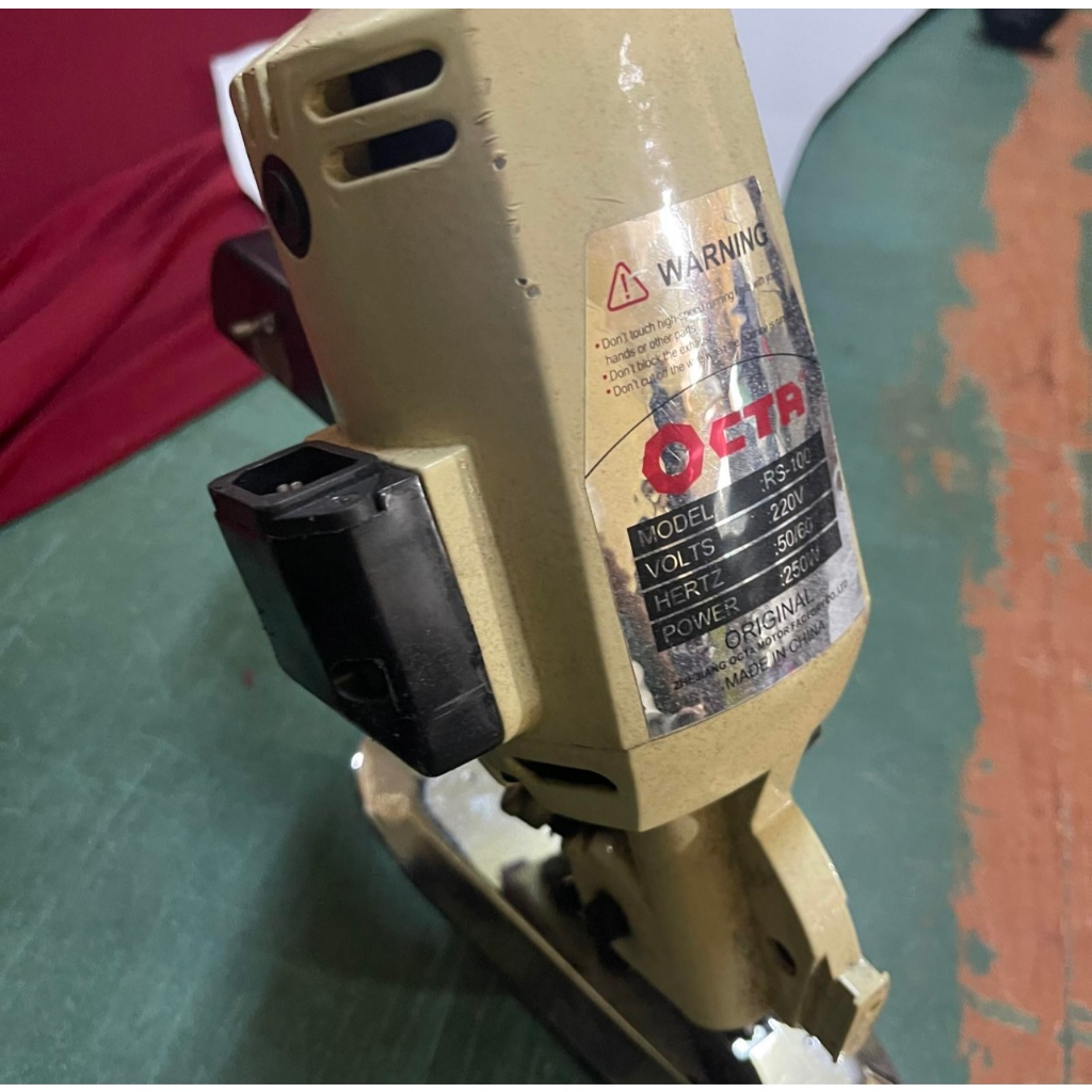 Mesin potong kain octa rs100 bekas seken second