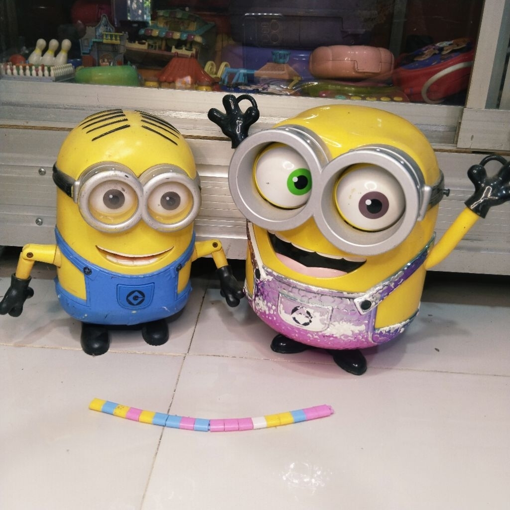bucket minion dan figure jumbo minion elektrik off