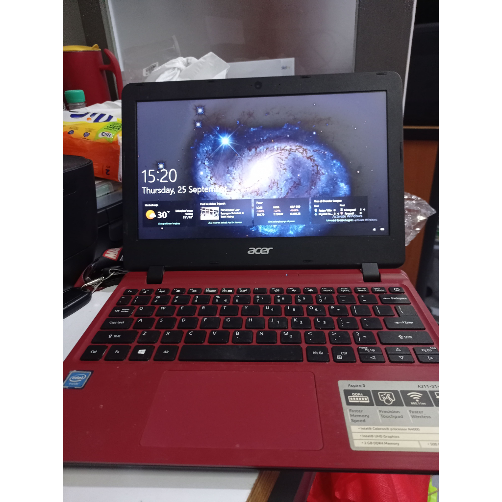 Preloved Laptop Notebook  Acer 11 inch Kecil Warna Merah Aspire A311 31 c5x5