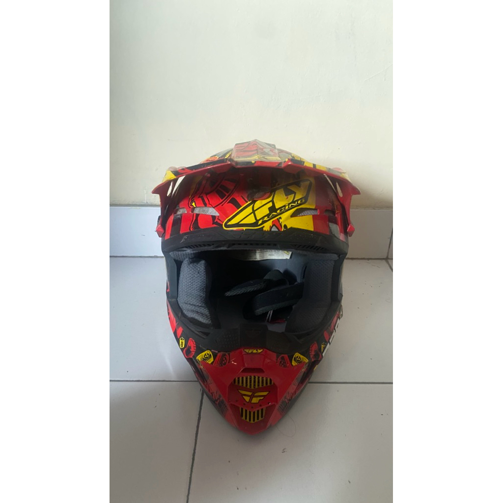 helm fly racing