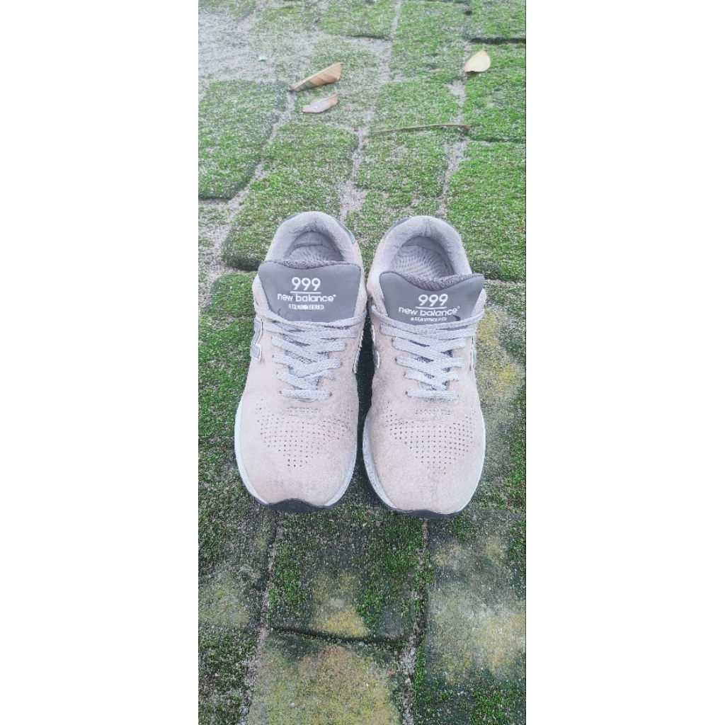 sepatuNB999
