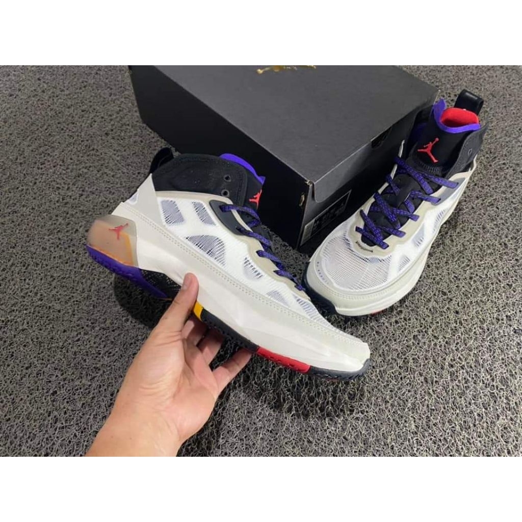 SEPATU BASKET JORDAN 37 HIGH LIGHT BONE