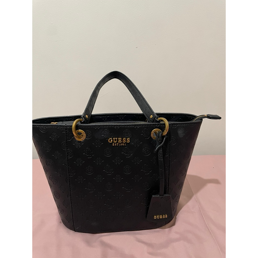 guess noelle totebag