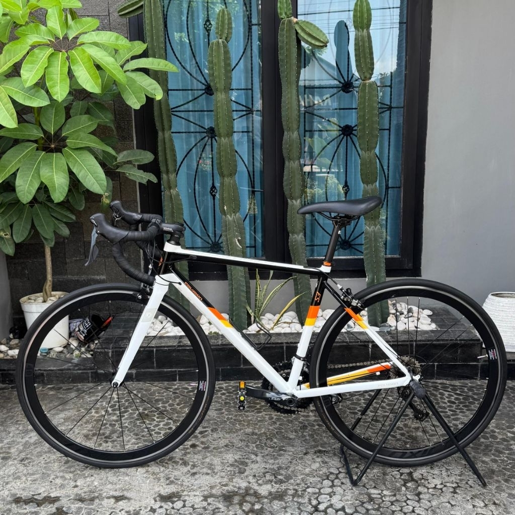 Sepeda Roadbike Polygon Strattos S3 Jerman Size M - Upgrade