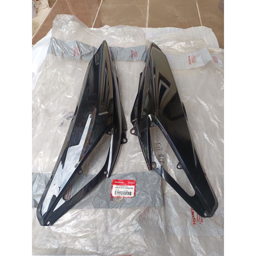 cover body kiri kanan honda supra x125 batman hitam double disck original AHM