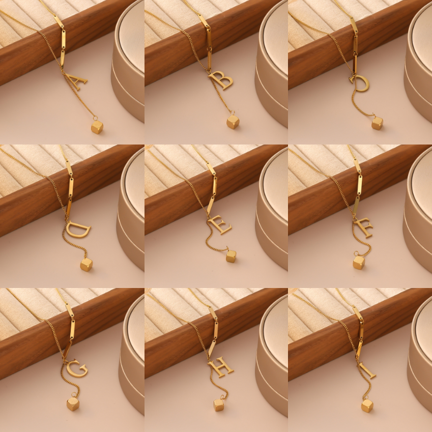 Kalung Huruf Awal Paduan Titanium Baja Tahan Karat Sederhana dan Elegan untuk Wanita Kalung Pola Hur