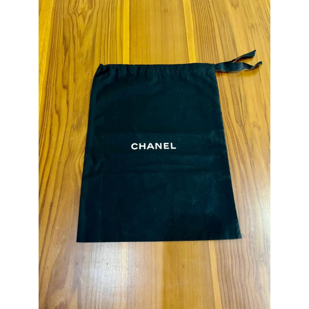 CHANEL dustbag 25x35 authntic