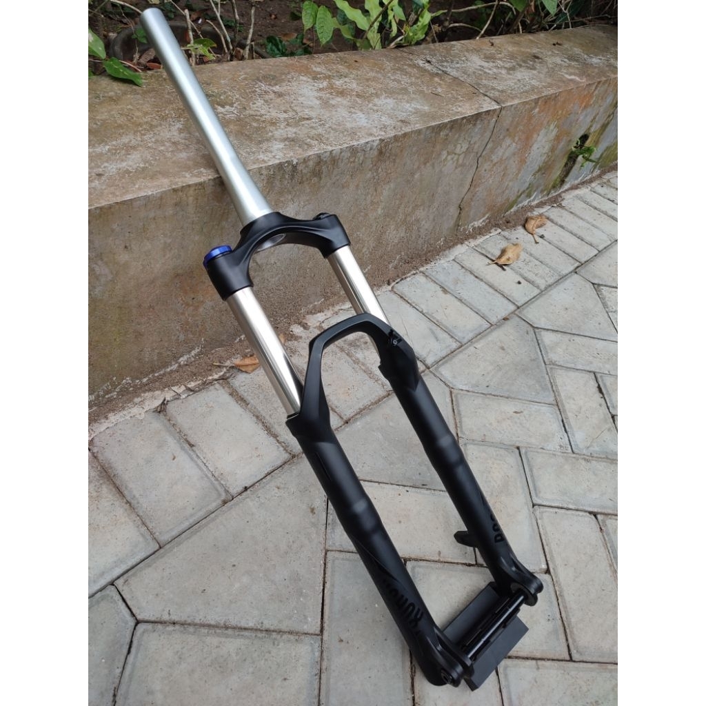 Fork 27.5 Rockshox Recon RL T140 TA Boost 15 x 110 baru