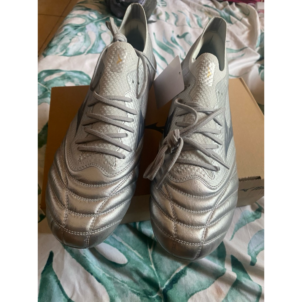 Mizuno Morelia Neo beta silver