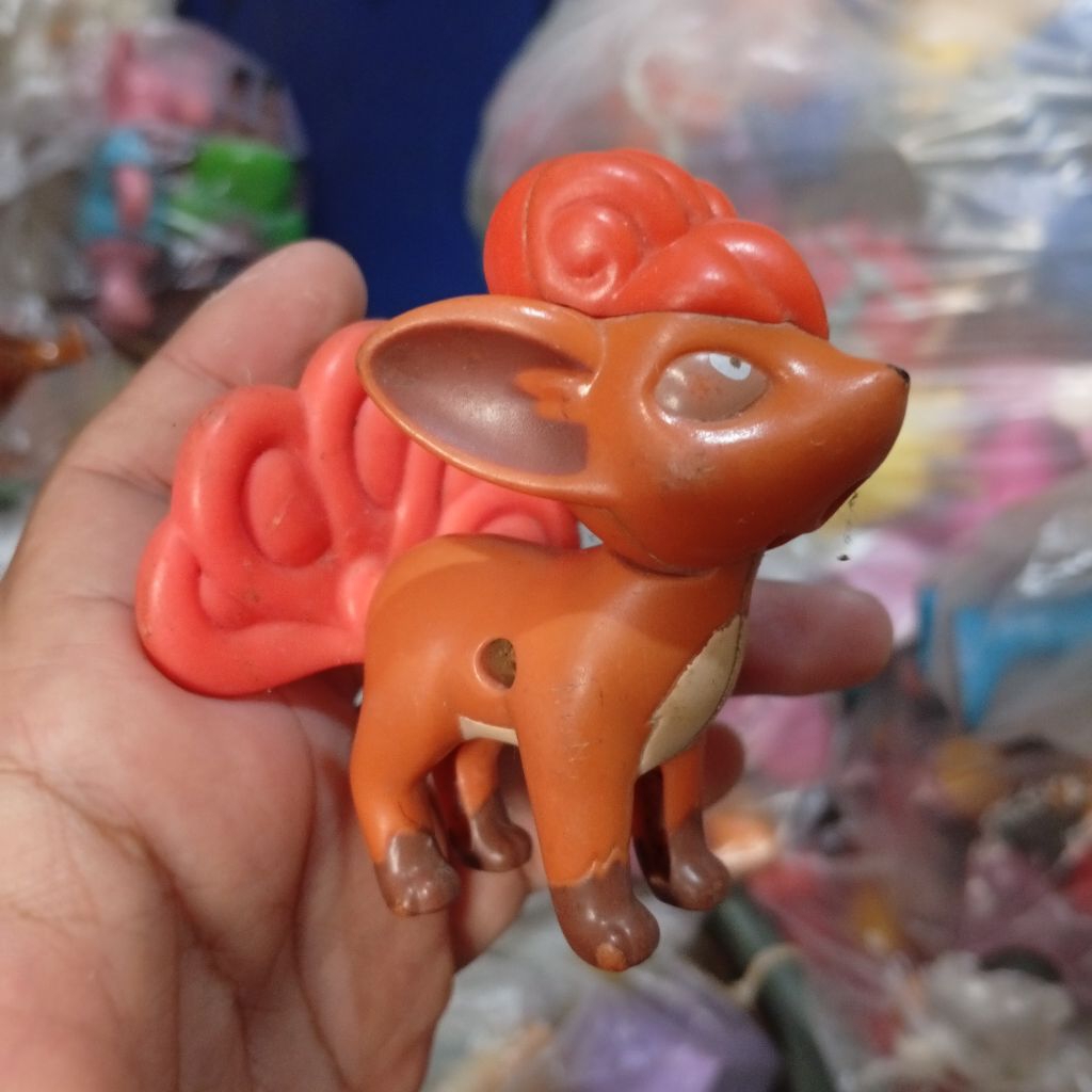 happy meal toys pokemon 2018 vulpix figure