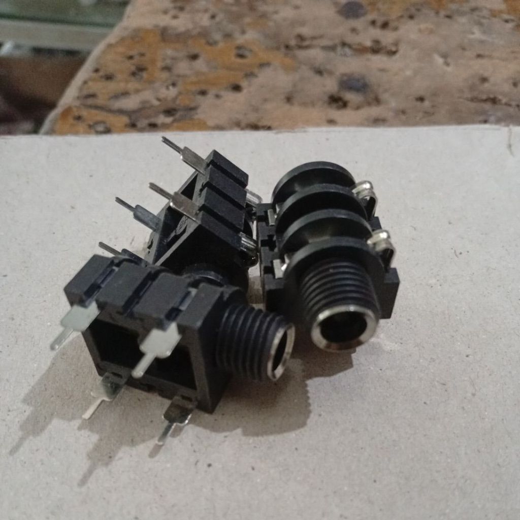 soket mic akai stereo kelabang