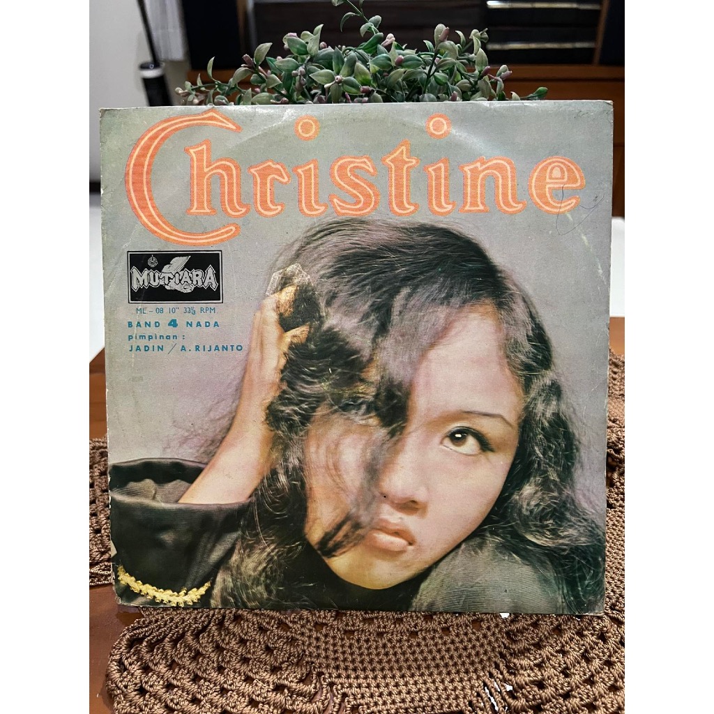 Vinyl Christine, Band 4 Nada – Christine / Piringan Hitam Christine, Band 4 Nada – Christine