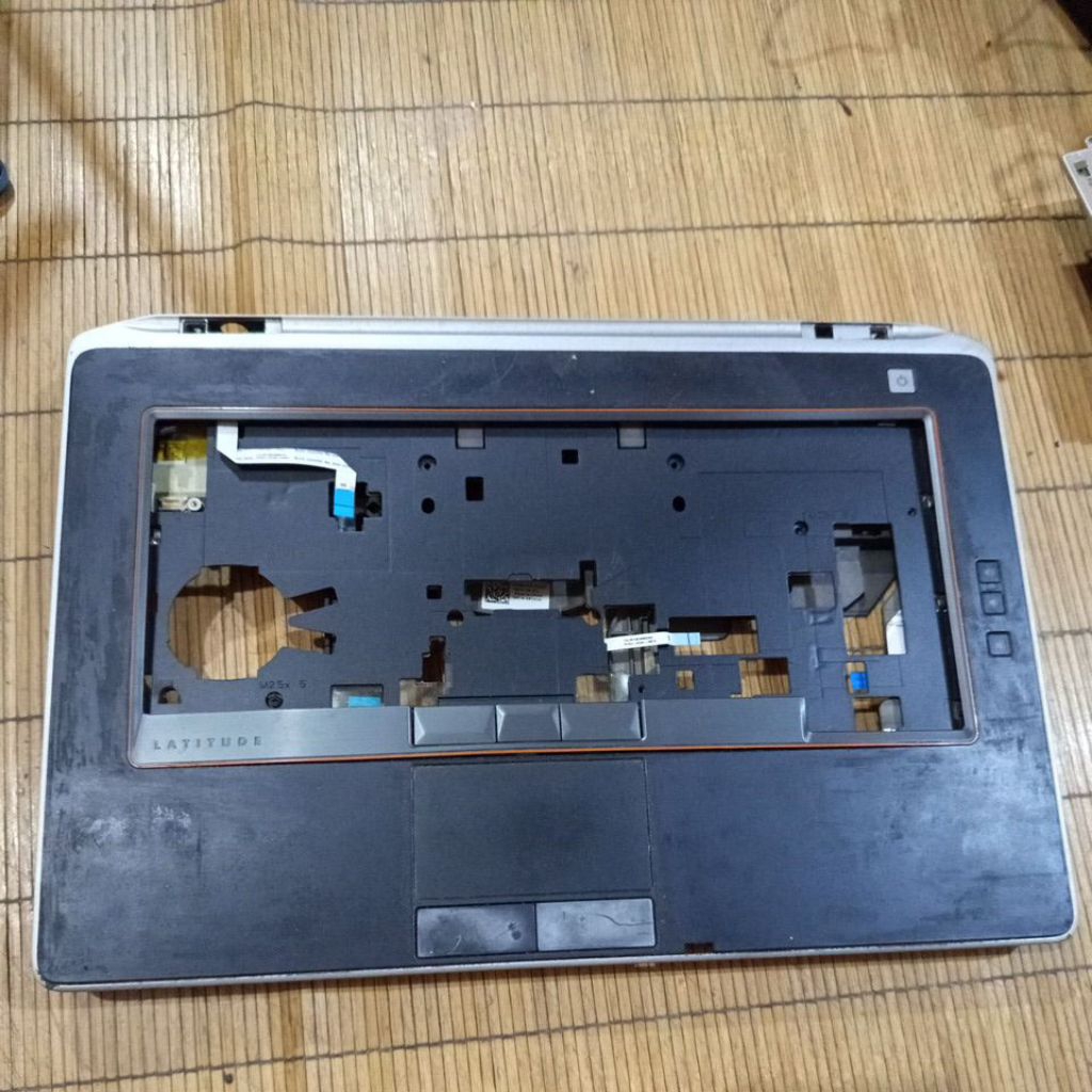 Casing Tengah/Palmrest Laptop Dell E6420