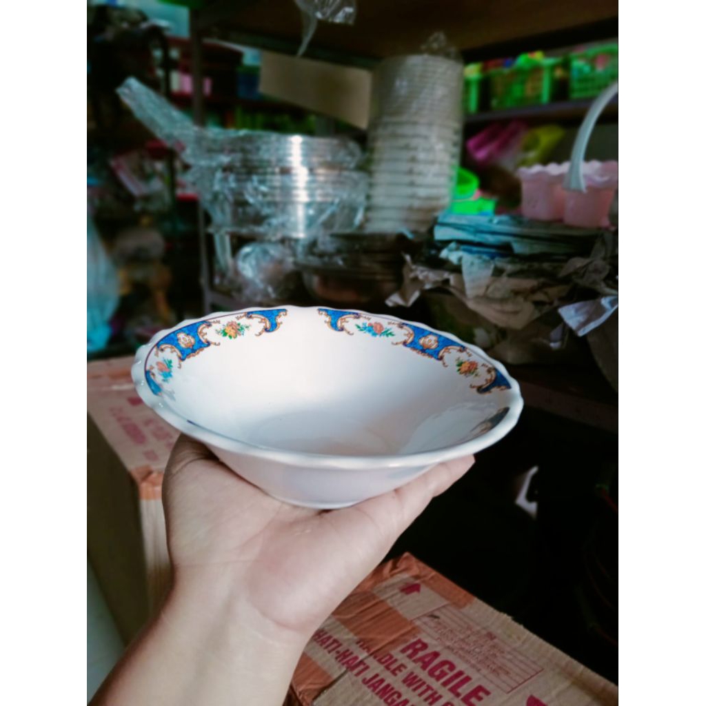 Mangkok keramik lili motif bunga biru isi 12 pcs atau 1 Lusin dengan Desain Elegan dan warna cerah