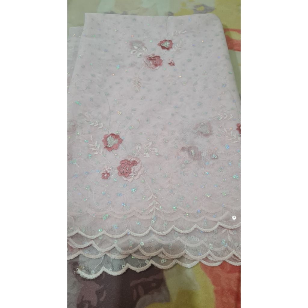 Kain Brokat Payet