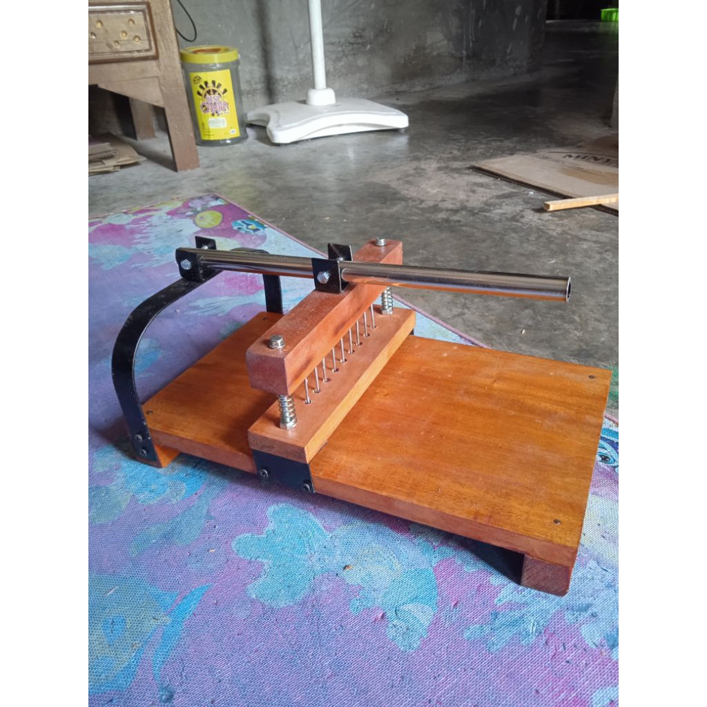 TERLARIS Alat pelubang plastik tempe