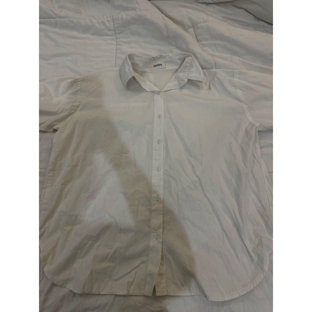 Ecinos Kemeja Putih