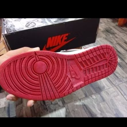 NIKE AIR JORDAN 1 RETRO HIGH OG