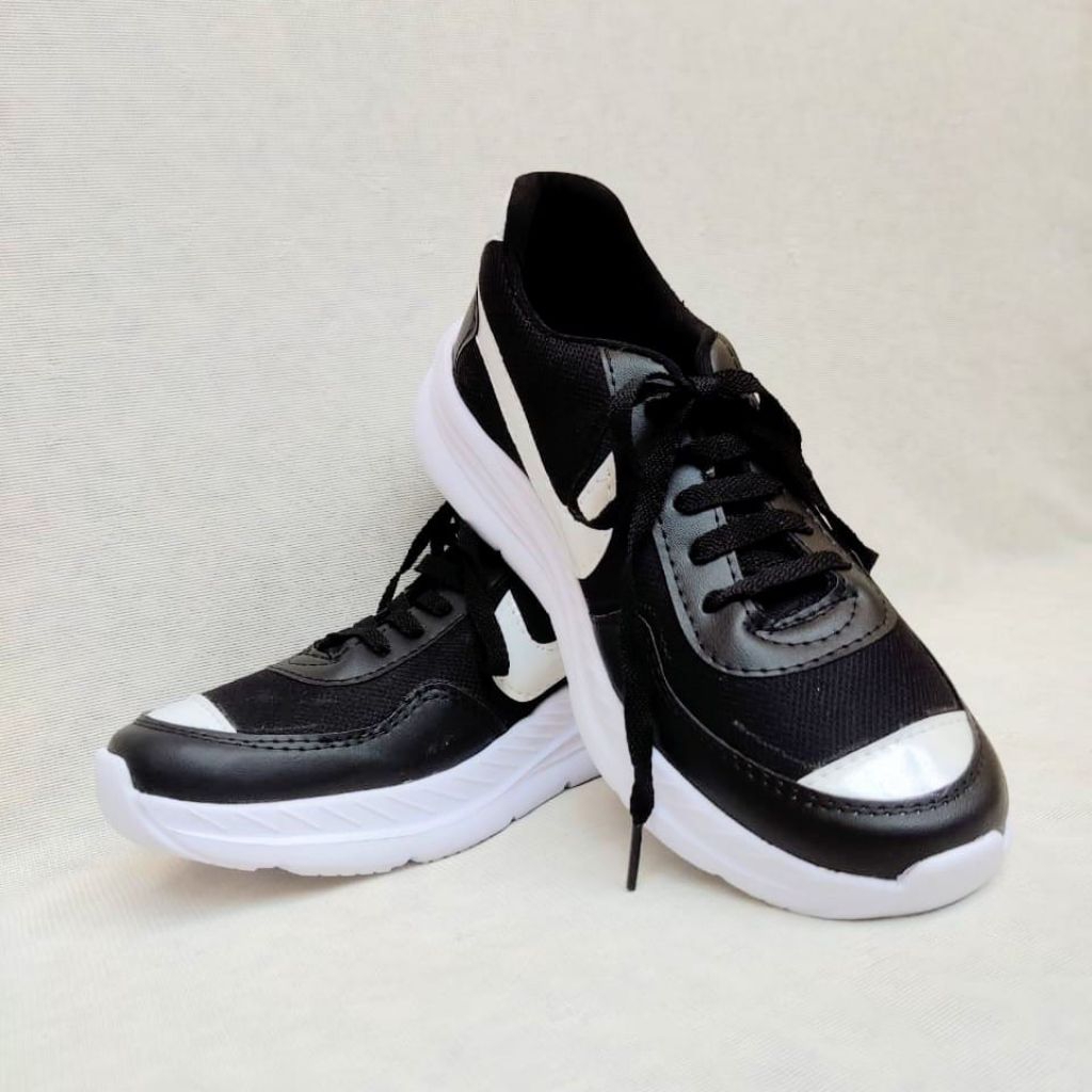 Sepatu Pria Hitam Putih/ Sepatu Sekolah/ Sepatu Sneaker