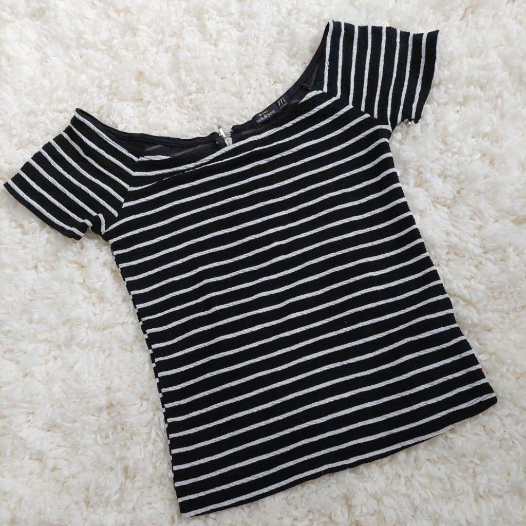 BERSHKA CROP TOP BERSKHA REMAJA SALUR HITAM BLACK LIKE NEW