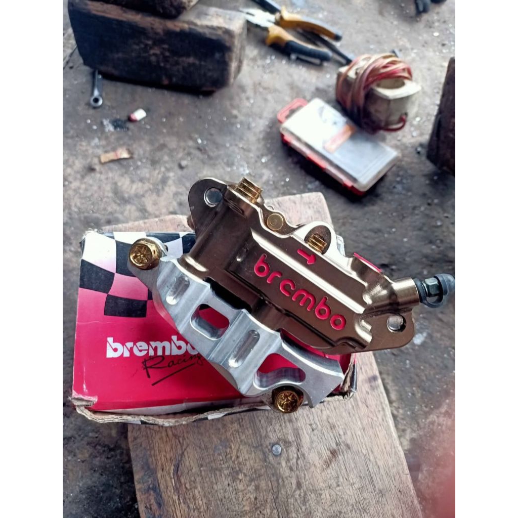 kaliper Brembo 4 piston