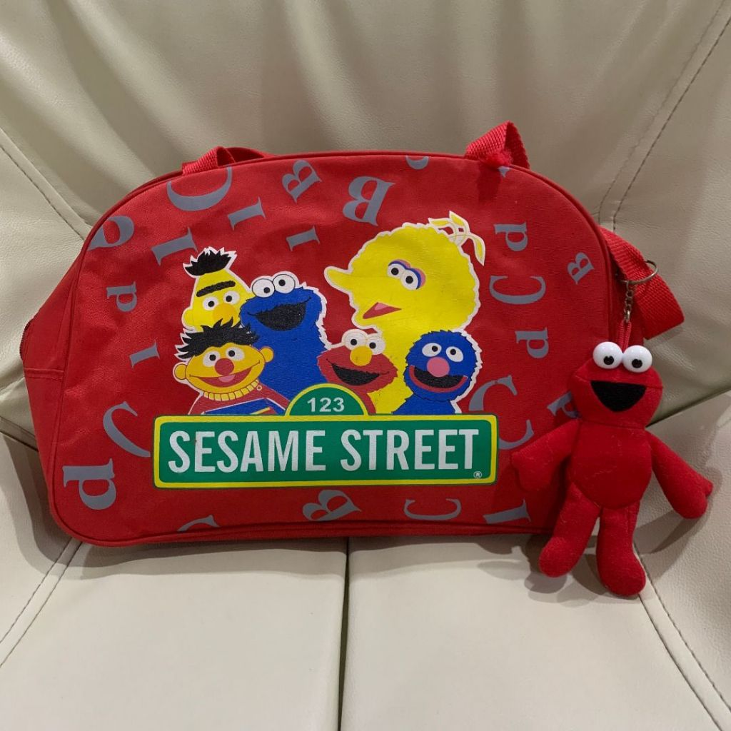 Tas Sesame Street Ada Gantungan Boneka Elmo Serbaguna