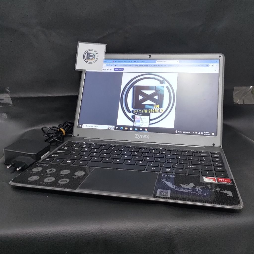 LAPTOP ZYREX NOTEBOOK KINTAMANI AMD A9 9400 RADEON R5 4GB SSD 128 GB 14INCH SECOND BERGARANSI