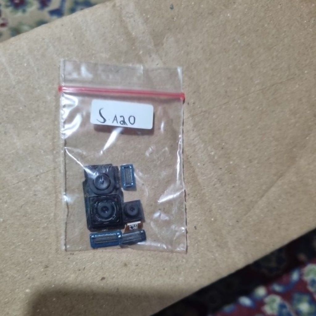 kamera depan belakang samsung a20