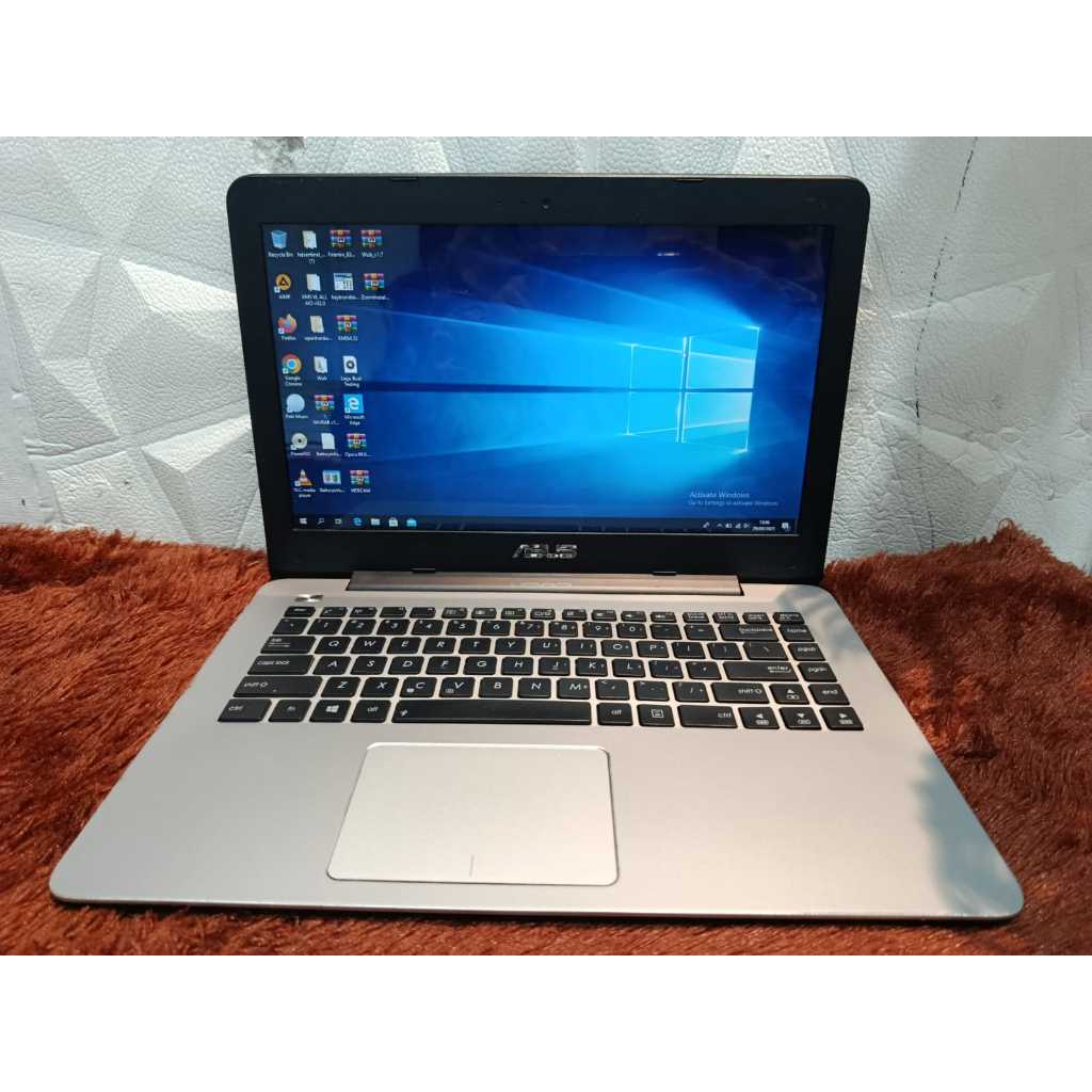 Asus X453M  Processor Intel Celeron CPU N2840 2.2GHz Ram 2 gb Penyimpanan 500 GB  Display Intel HD G