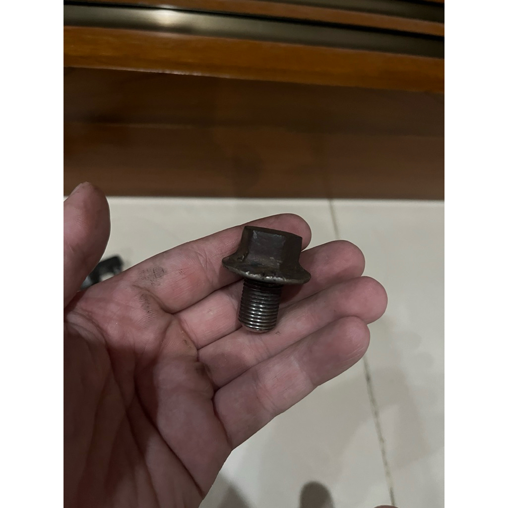 Baut Segitiga Atas Komstir DT100 yamaha DT 100 original copotan