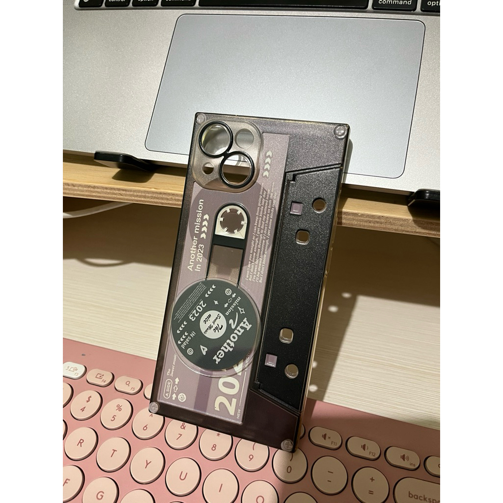 case iphone 13 - vintage cassette