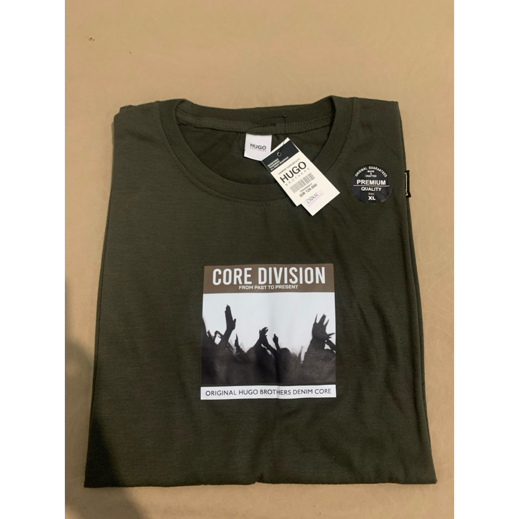 HUGO baju kaos