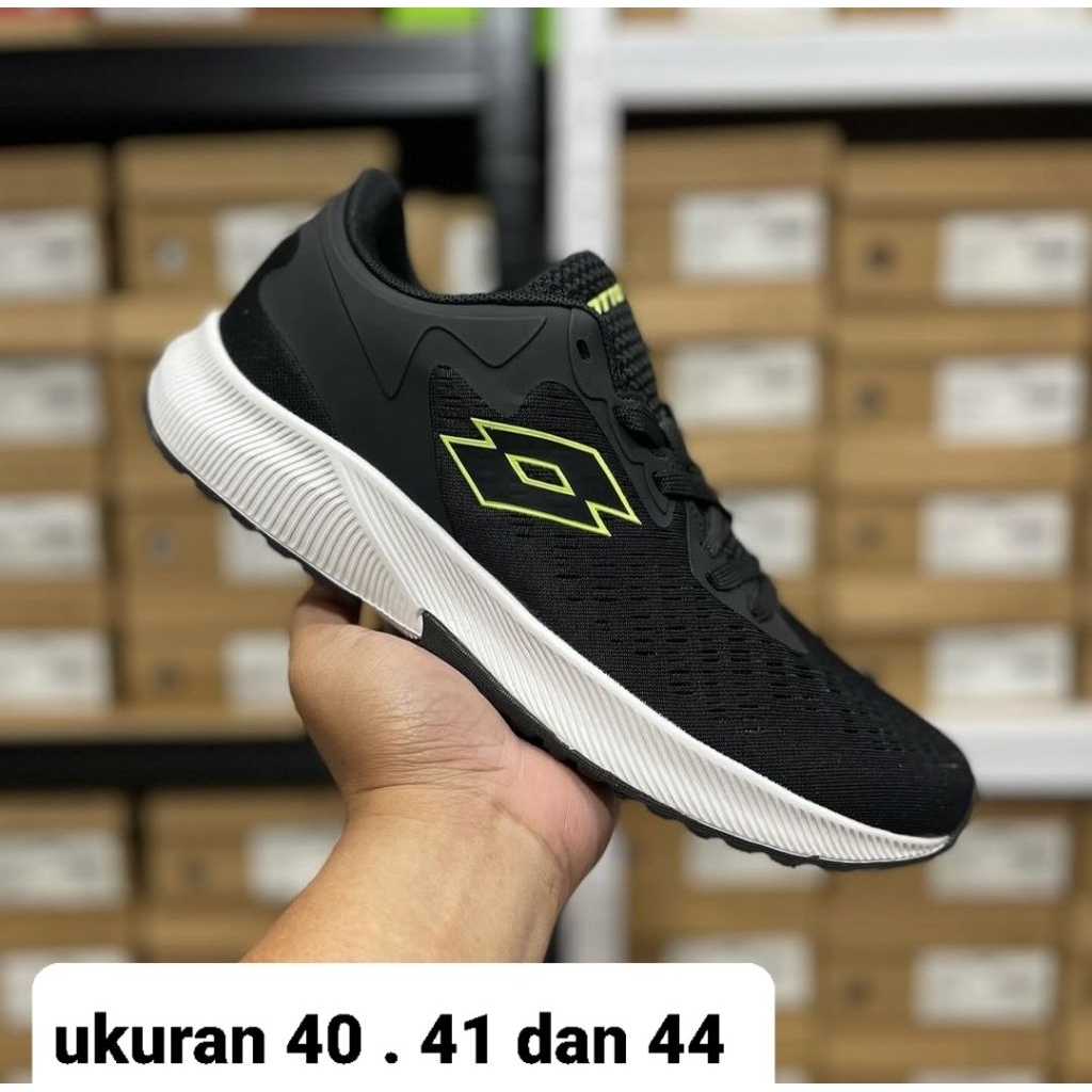 sepatu sport runing lotto hitam polos original ukuran 44