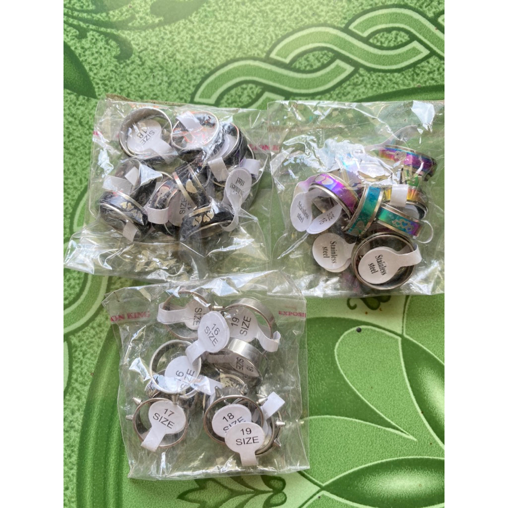 10 pcs CINCIN PUTAR STAINLESS MOTIF WARNA HITAM DURI PUTIH SILVER