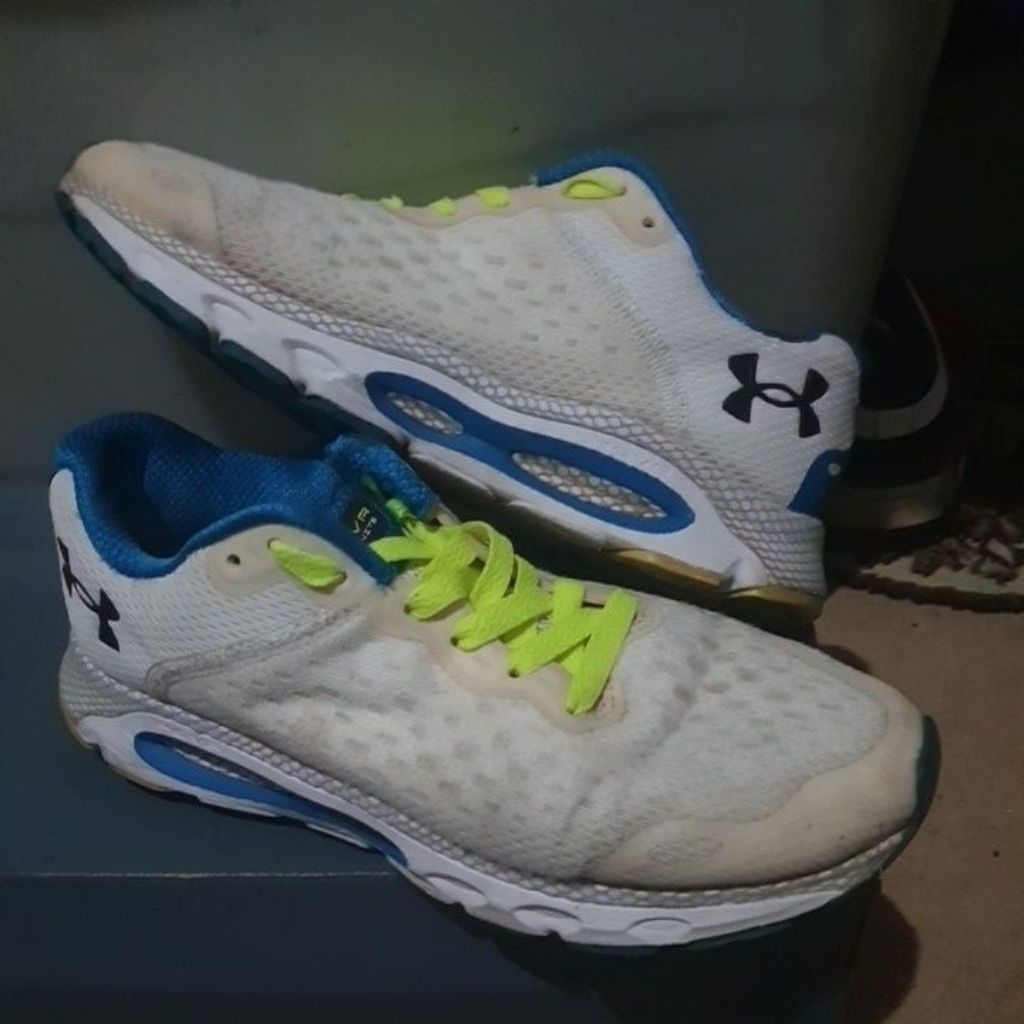 underarmour rumning shoes HOVR infinite bluetooth size 40.5