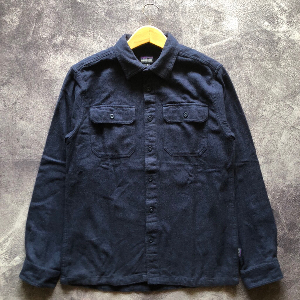 Shirt PATAGONIA Second Size fit L,100% Organic Cotton,Shirt Double Pocket second Kemeja biru polos s