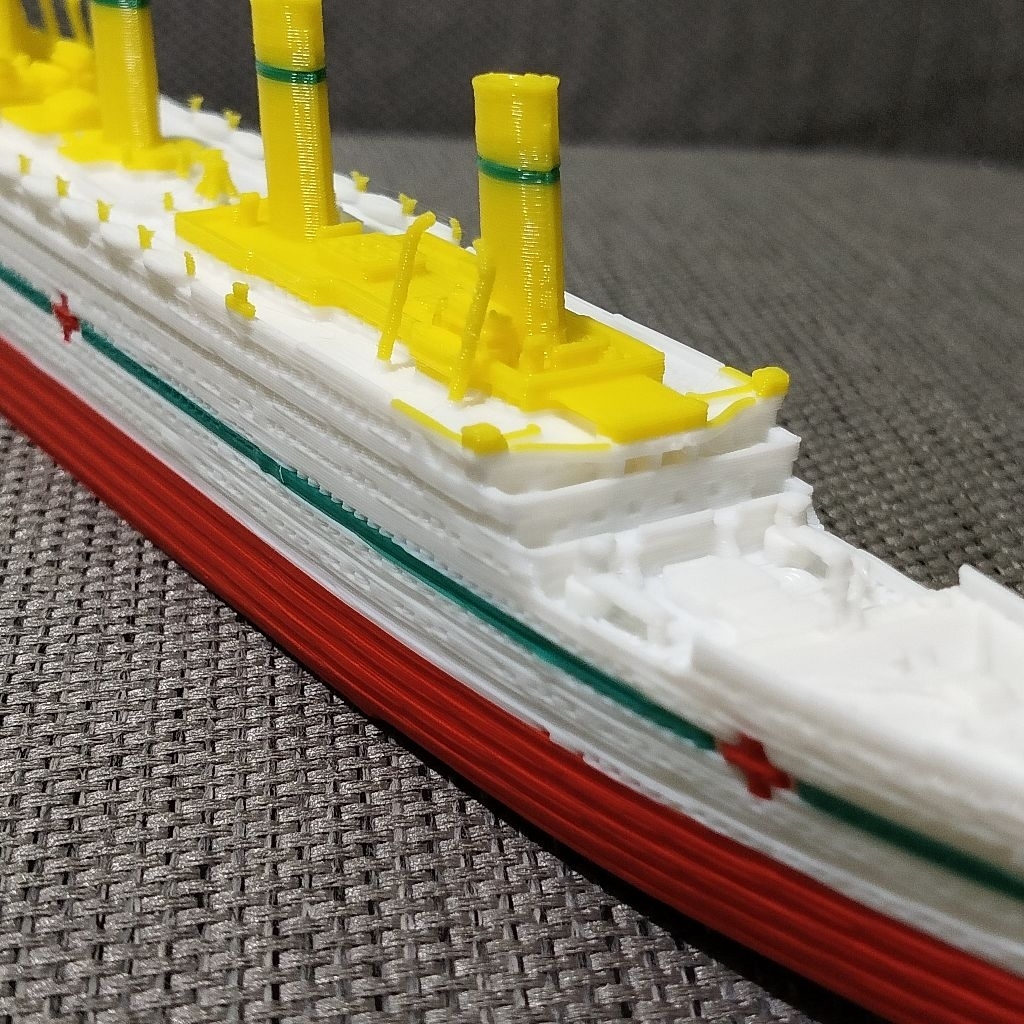 BRITANIC DIECAST MINIATUR REPLIKA KAPAL PESIAR BRITANNIC KAPAL RUMAH SAKIT
