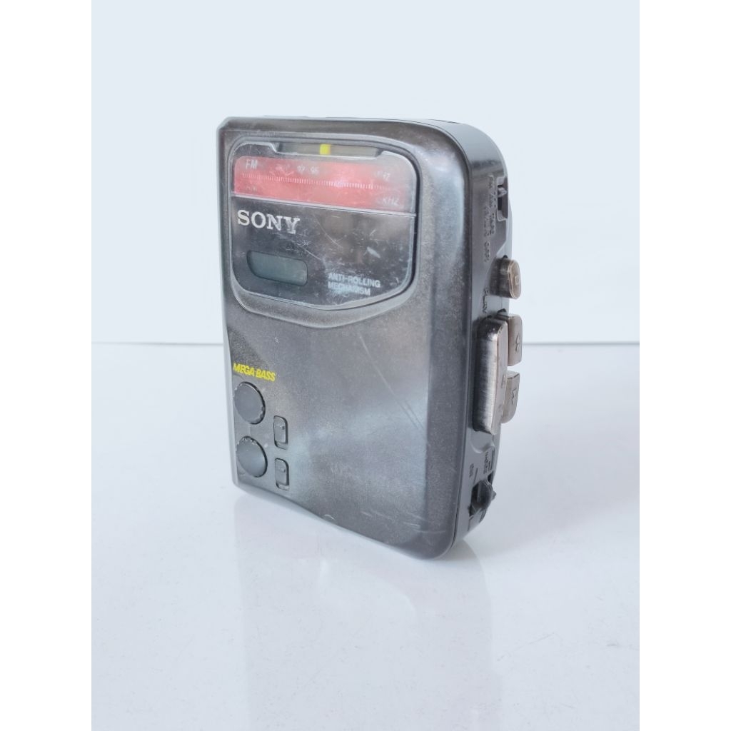 Walkman Sony vintage radio AM FM stereo tuner cassette player pemutar kaset pita antik koleksi tape 