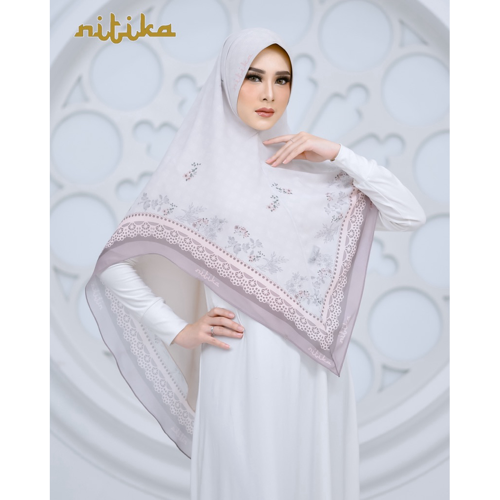 Hijab Khimar Printing V17 Nitika Oval belakang